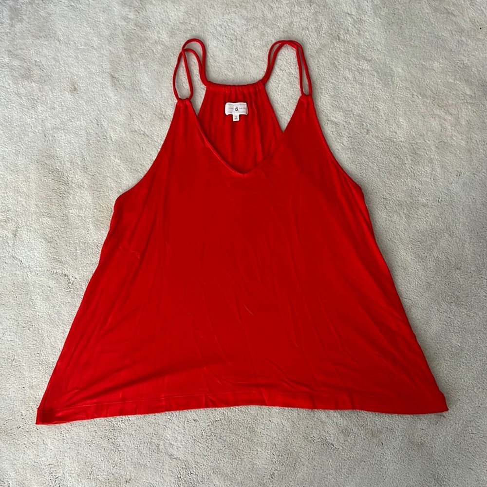 L sleeveless top. Great for beach.